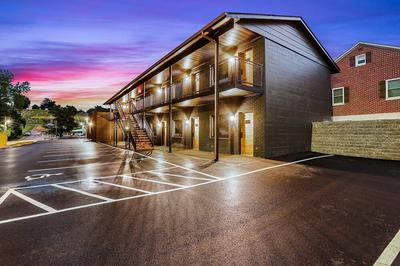 The Hermann Motel, Kuva 2