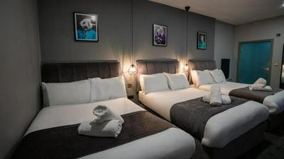 Hotel 105 by Hillcrest Hotel