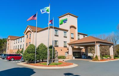 Holiday Inn Express & Suites Albermarle by IHG