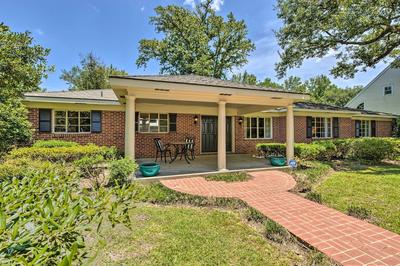 Ocean Springs Home - Walk to Beach & Downtown!