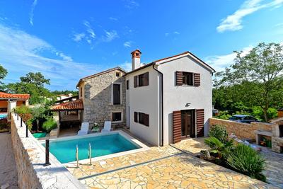 House 682