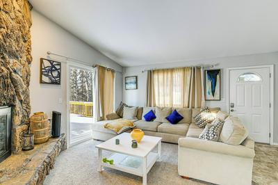 3 Mi to Dtwn: Apt w/ Shared Sauna in Anchorage