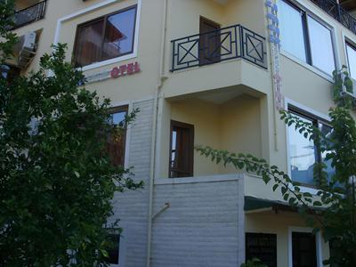 Ugur Hotel