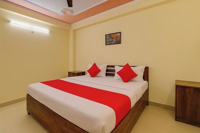 HOTEL Tralveller In LUCKNOW