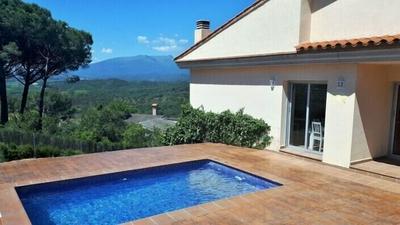 Chalet con piscina y vistas a 10min de la playa de Blanes