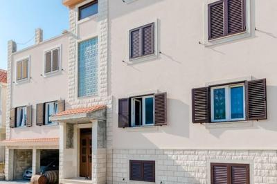 Apartment Karlo - Two Bedroom Apartment With Balcony