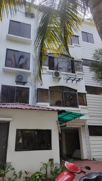 Goroomgo White Palace Hotel & Resort New Alipore Kolkata