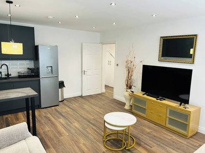 Charming 1-bedroom Apartment in Central Northampton, Foto 2