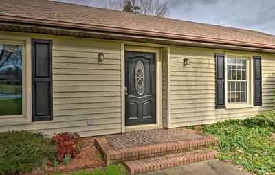 Cozy Home w/ Fenced Yard < 1 Mi Downtown Matthews!