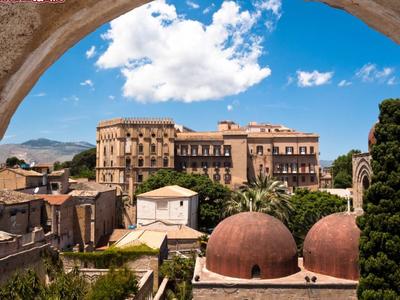 Citycenter Unique Apartment-sleeps 2- Pet Friendly