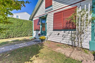 Coastal Portsmouth Home w/ Bay Access Near Newport