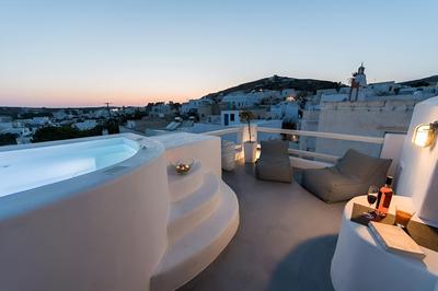 The Luna Suite with Hot Tub