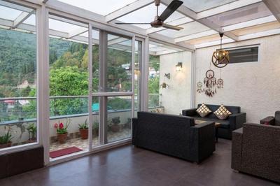 Nirvana Lodge & Lounge