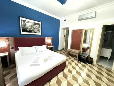 The Five Oscars Inn