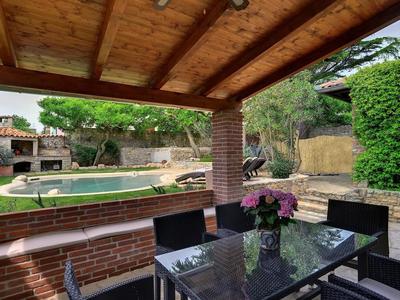 Holiday Home Liznjan With Pool Near Beach