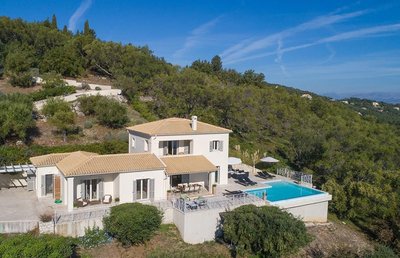 Omolos House in St Stefanos Bay