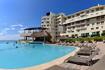 Cancun Plaza Condo Hotel