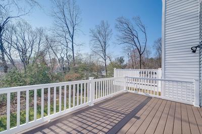 30 Mi to Downtown DC: Charming Dale City Townhome!