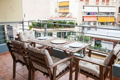 Spacious Apartment in Neos Kosmos