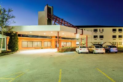 Sinbad's Hotel & Suites