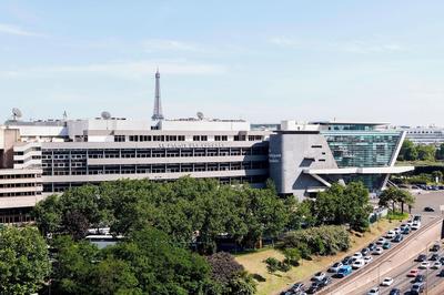 AC Porte Maillot Hotel