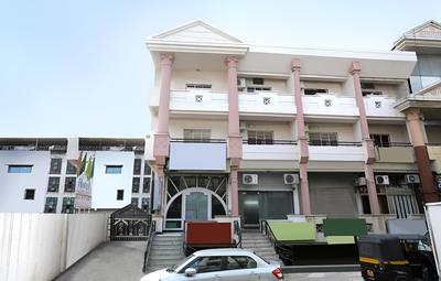 OYO 12049 Hotel Ravi Kiran Executive