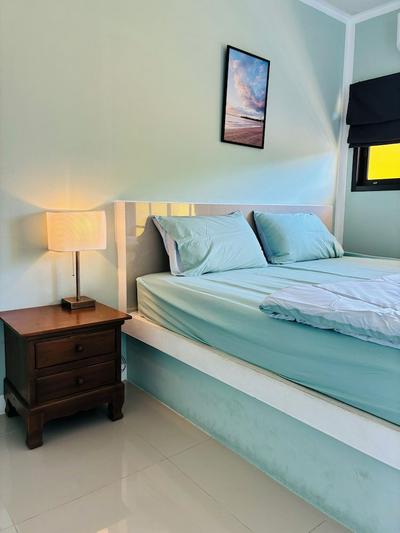 Rainbow Room No.16 Front of Haad Rin Queen Ferry