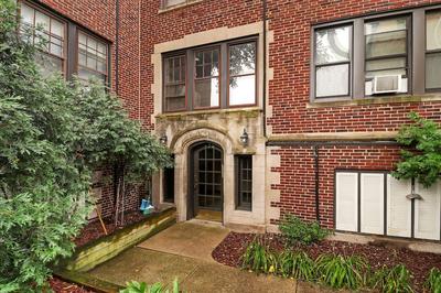 Simple and Roomy 1BR Apt in Evanston