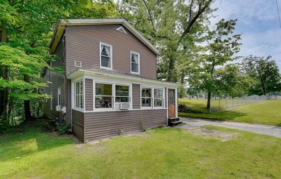 Outdoorsy Oasis w/ Screened Porch in Claremont