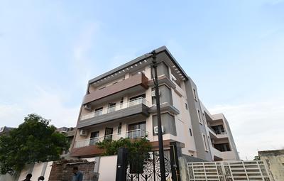 OYO 15834 Shubhangni Residency