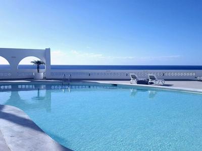 Luxurious Ocean Front Holiday Home