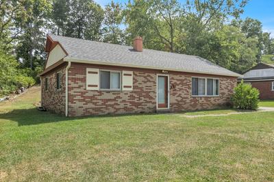 Cozy Retreat In Cincinnati 3 Bedroom Home by RedAwning