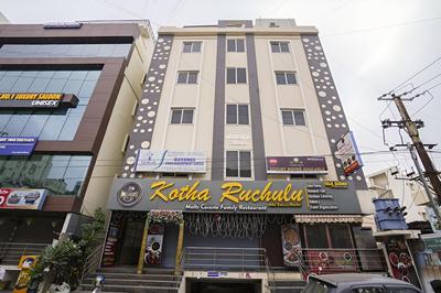 iROOMZ Grand Aarvi Suites