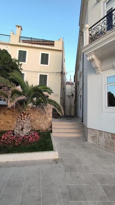 Brand new 3-bed Apartment