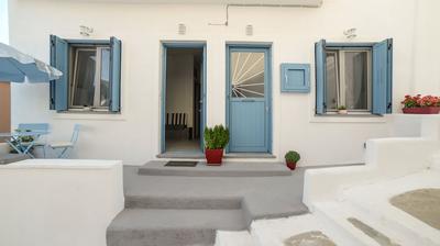 Amphoras Apartments