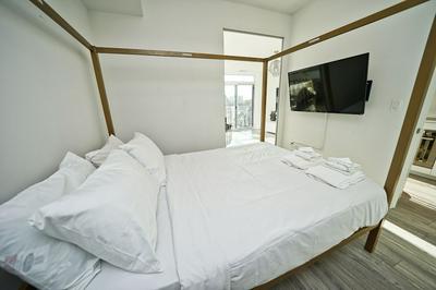 RivetStays - The Parade 2