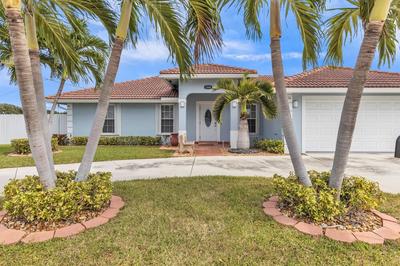Lake Worth Beach House 3 Bedroom Home by Redawning