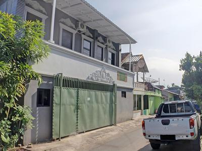 OYO Life 92830 Homestay Slamet Riadi Iv