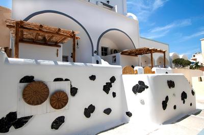 Asera Suites Near Kamari Beach