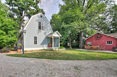 Quiet St Charles Cottage w/ Patio & 4 Acres