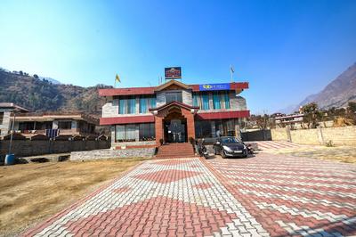 Fabhotel Snower