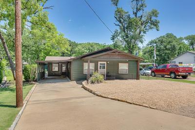 Spacious Deck: Waterfront Home in Gun Barrel City!