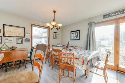 Cozy Clear Lake Home - Walk to Town & Boat Dock!