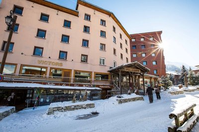 Langley Hotel Victors