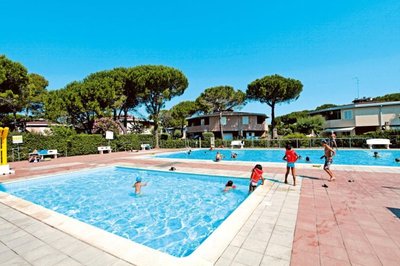 Apartment With Garden and Swimming Pool Access