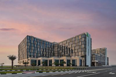 Staybridge Suites Dubai Al-Maktoum Airport by IHG