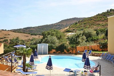 Apartment in Tamarispa With Garden Furniture
