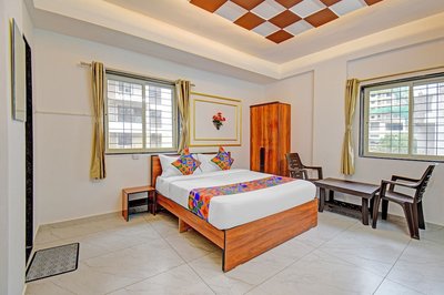 Fabhotel Shree Krishna Inn