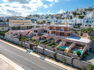 Perla Nera Suites