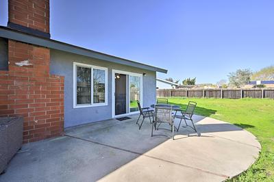 Family-friendly Oceanside Home: 5 Mi to Beach
